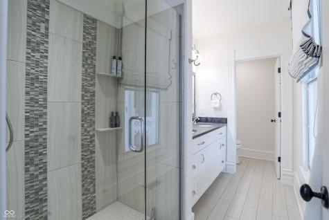 420 W Pine Street Zionsville IN 46077