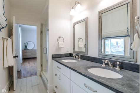 420 W Pine Street Zionsville IN 46077