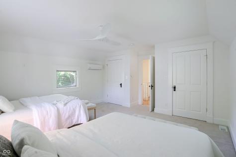 420 W Pine Street Zionsville IN 46077