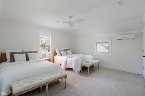 420 W Pine Street Zionsville IN 46077