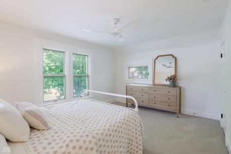 420 W Pine Street Zionsville IN 46077