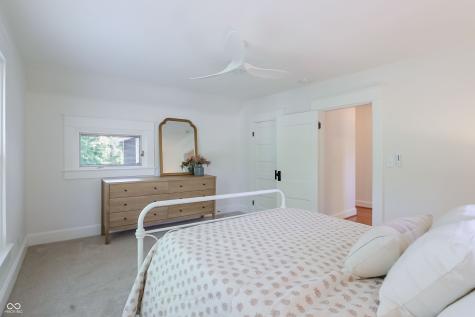 420 W Pine Street Zionsville IN 46077