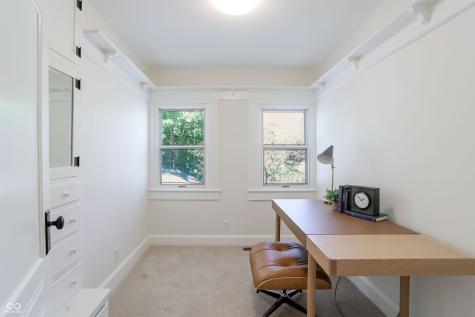 420 W Pine Street Zionsville IN 46077