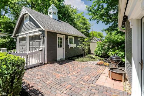 420 W Pine Street Zionsville IN 46077