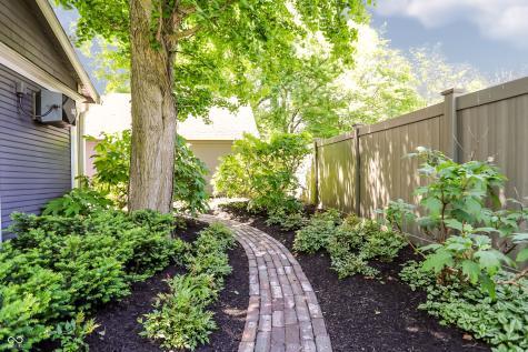 420 W Pine Street Zionsville IN 46077