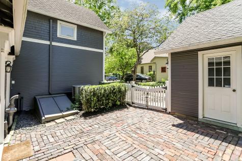 420 W Pine Street Zionsville IN 46077