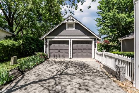 420 W Pine Street Zionsville IN 46077
