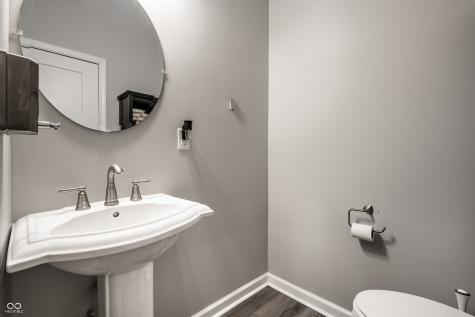 528 N Beville Avenue Indianapolis IN 46201