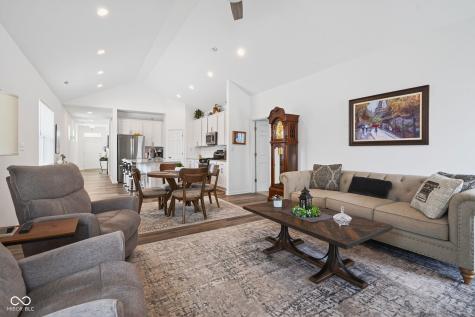 6040 Medina Spirit Drive Indianapolis IN 46237
