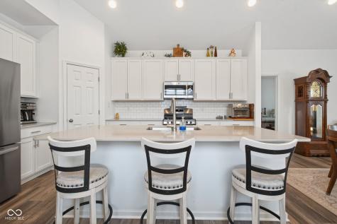 6040 Medina Spirit Drive Indianapolis IN 46237