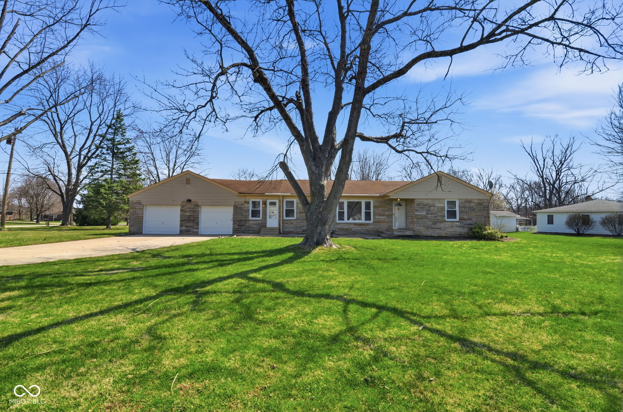 371 S Hendricks Drive Greenwood IN 46142