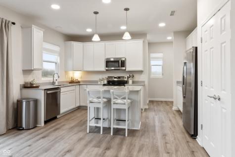 9959 Redwood Peak Lane Indianapolis IN 46259