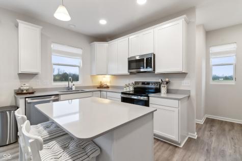 9959 Redwood Peak Lane Indianapolis IN 46259