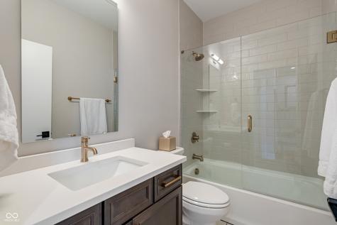 922 Berkhamsted Lane Carmel IN 46032