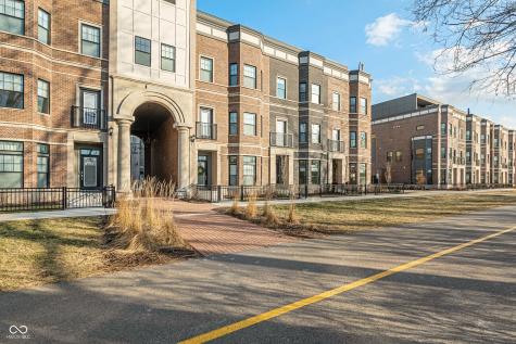 922 Berkhamsted Lane Carmel IN 46032