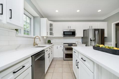 9356 Deer Ridge Drive Zionsville IN 46077