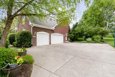 9356 Deer Ridge Drive Zionsville IN 46077