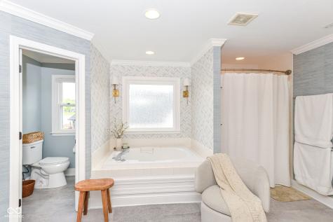6432 Calais Drive Indianapolis IN 46220