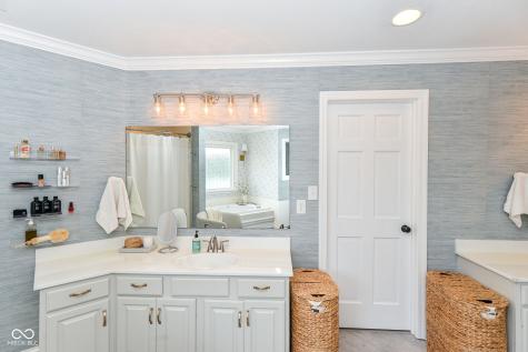 6432 Calais Drive Indianapolis IN 46220