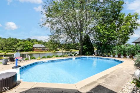 6432 Calais Drive Indianapolis IN 46220
