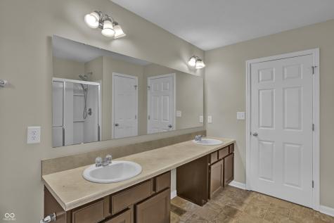 2273 Shadow Bend Drive Columbus IN 47201