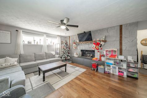 222 E Mckenzie Road Greenfield IN 46140