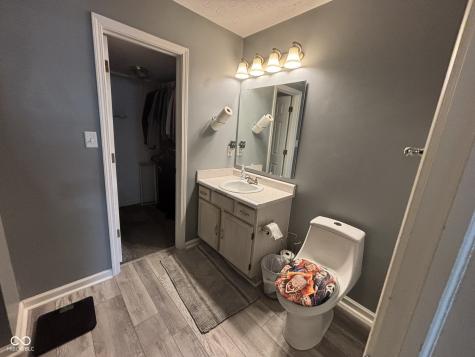 5340 Waterton Lakes Drive Indianapolis IN 46237