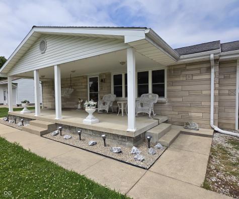 604 E Gatewood Drive Westport IN 47283