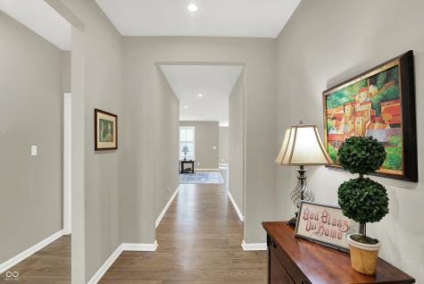 8239 Peggy Court Zionsville IN 46077