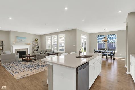 8239 Peggy Court Zionsville IN 46077