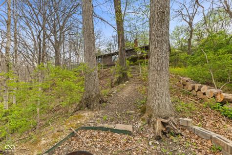 7050 Wildridge Drive Indianapolis IN 46256