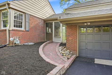 8131 Englewood Road Indianapolis IN 46240