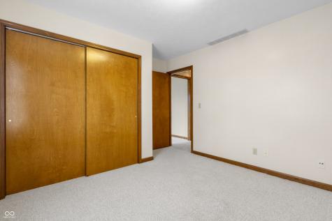 3847 Bonaventure Drive Columbus IN 47203