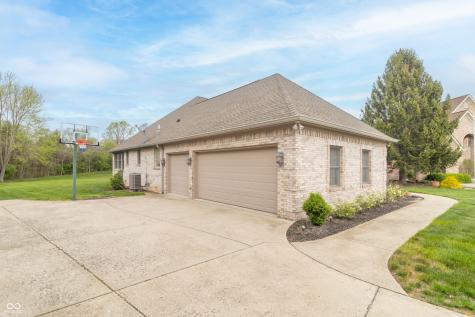 822 Planters Road Indianapolis IN 46239