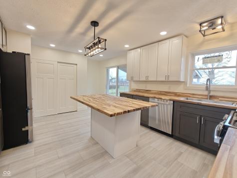 2183 S Fairview Drive Shelbyville IN 46176
