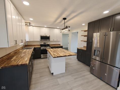 2183 S Fairview Drive Shelbyville IN 46176