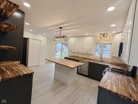 2183 S Fairview Drive Shelbyville IN 46176