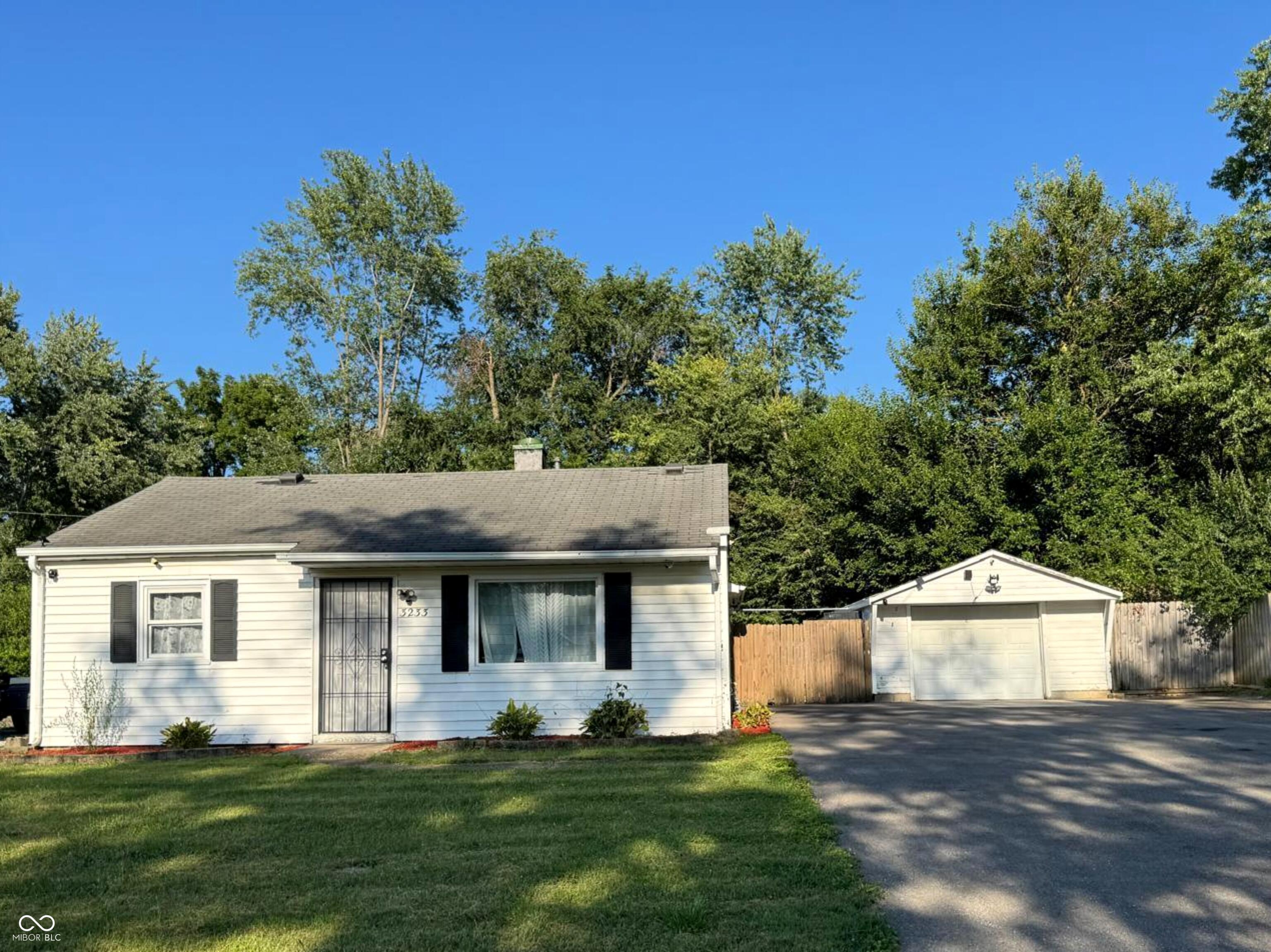 3233 N Bolton Avenue Indianapolis IN 46218