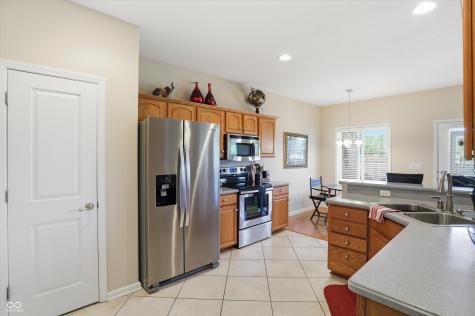 921 Hildebrand Drive Indianapolis IN 46217