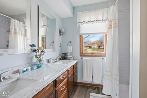 219 Cheshire Circle Noblesville IN 46062