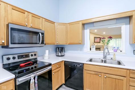 6824 Millbrook Circle Indianapolis IN 46237