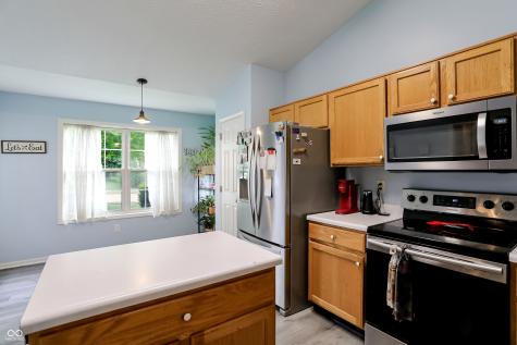 6824 Millbrook Circle Indianapolis IN 46237