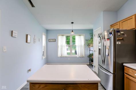 6824 Millbrook Circle Indianapolis IN 46237