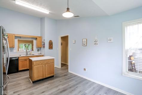 6824 Millbrook Circle Indianapolis IN 46237