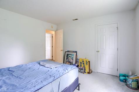 6824 Millbrook Circle Indianapolis IN 46237