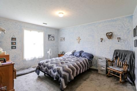 6824 Millbrook Circle Indianapolis IN 46237