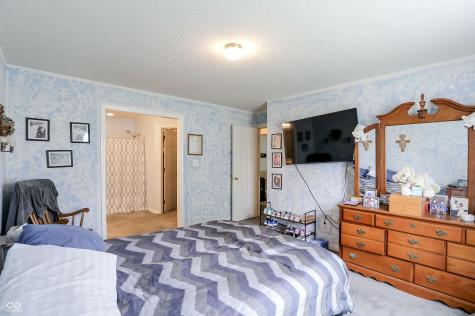6824 Millbrook Circle Indianapolis IN 46237