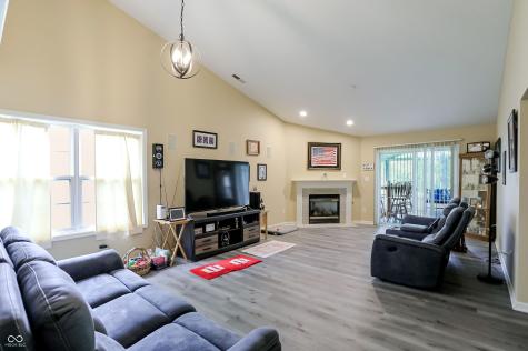 6824 Millbrook Circle Indianapolis IN 46237