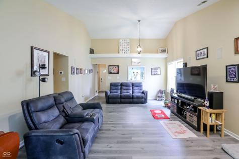 6824 Millbrook Circle Indianapolis IN 46237