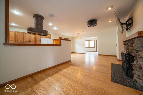 7929 White River Drive Indianapolis IN 46240